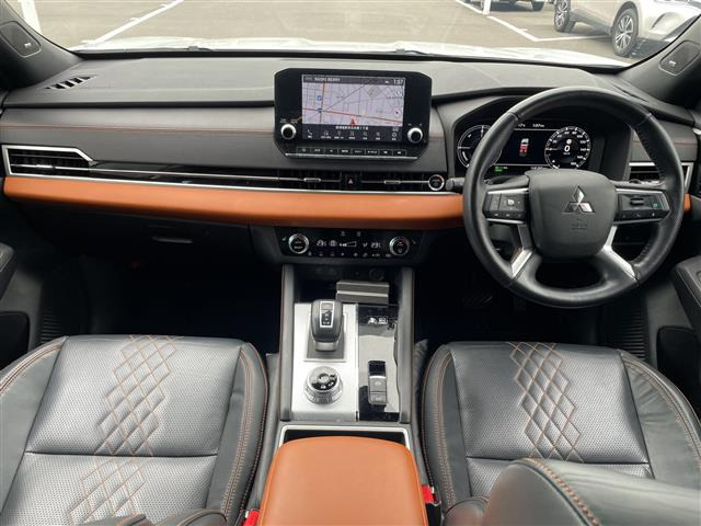 アウトランダーPHEV 2.4 P 4WD