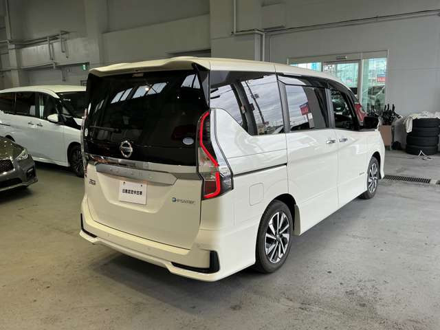 セレナ1.2 e-POWER ハイウェイスターV
