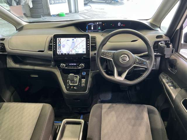 セレナ1.2 e-POWER ハイウェイスターV