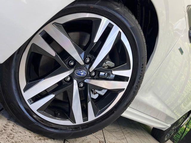 �y����17�C���`�A���~�z�C�[���z�O�ςɃ}�b�`���������A���~�z�C�[���𑕒����Ă���܂��B�e��ЊO�A���~�z�C�[����A�X�^�b�h���X�^�C�����戵�����Ă���܂��B���񂲑��k����������