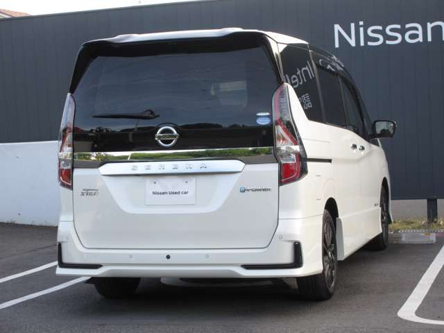セレナ1.2 e-POWER ハイウェイスターV