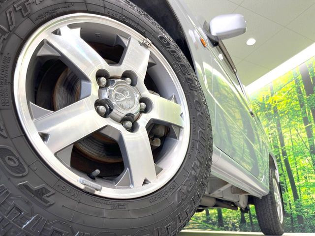 �y����15�C���`�A���~�z�C�[���z�O�ςɃ}�b�`���������A���~�z�C�[���𑕒����Ă���܂��B�e��ЊO�A���~�z�C�[����A�X�^�b�h���X�^�C�����戵�����Ă���܂��B���񂲑��k����������