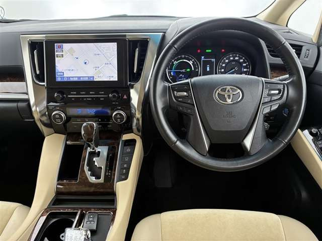 アルファードハイブリッド 2.5 X E-Four 4WD