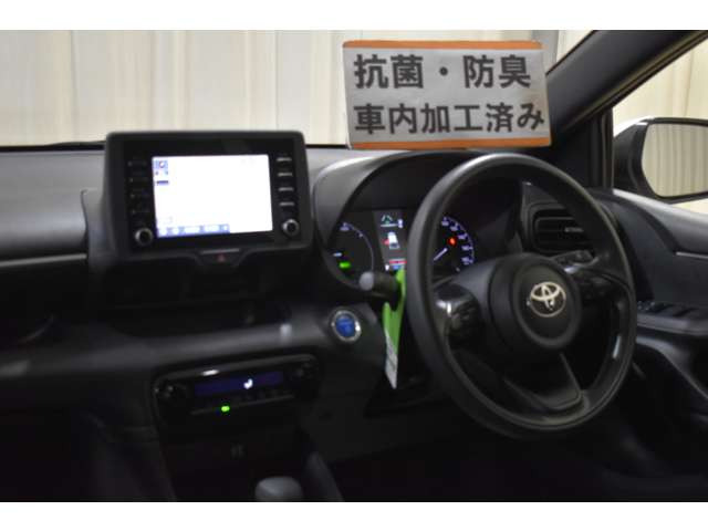 ヤリス1.5 ハイブリッド X E-Four 4WD
