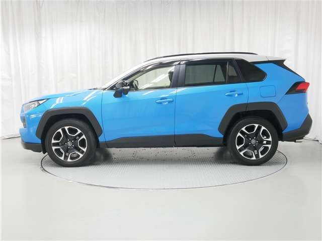 RAV42.0 アドベンチャー 4WD