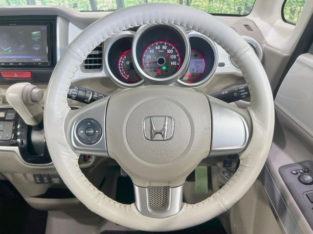 �y�X�e�A�����O�X�C�b�`�z�^�]���A�O������ڐ������炷���ƂȂ��A�I�[�f�B�I���̑��삪�\�ȕ֗��@�\!���S&���K�ȃh���C�u�����o���Ă���܂���