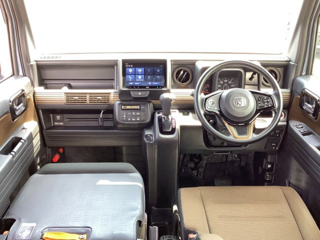 N-VAN+スタイル ファン 4WD