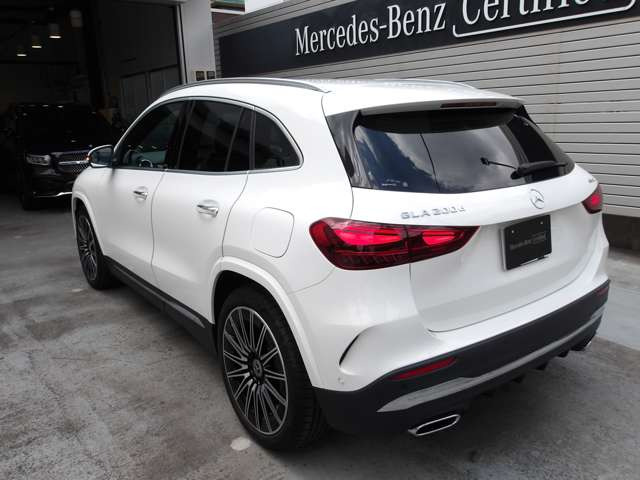 GLAクラスGLA200d 4マチック AMGラインパッケージ 4WD