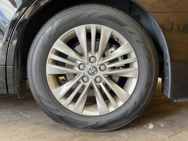 �y����18�C���`�A���~�z�C�[���z�O�ςɃ}�b�`���������A���~�z�C�[���𑕒����Ă���܂��B�e��ЊO�A���~�z�C�[����A�X�^�b�h���X�^�C�����戵�����Ă���܂��B���񂲑��k����������