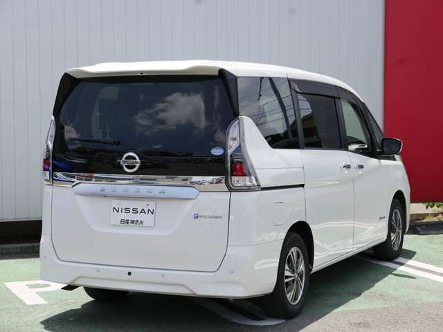 セレナ1.2 e-POWER XV