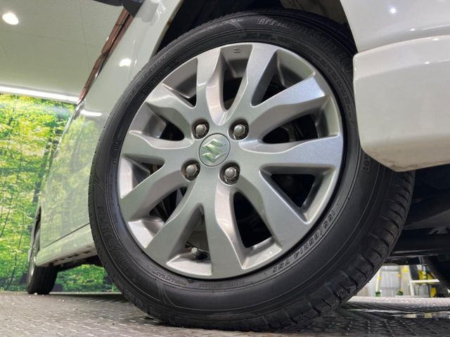 �y����14�C���`�A���~�z�C�[���z�O�ςɃ}�b�`���������A���~�z�C�[���𑕒����Ă���܂��B�e��ЊO�A���~�z�C�[����A�X�^�b�h���X�^�C�����戵�����Ă���܂��B���񂲑��k����������