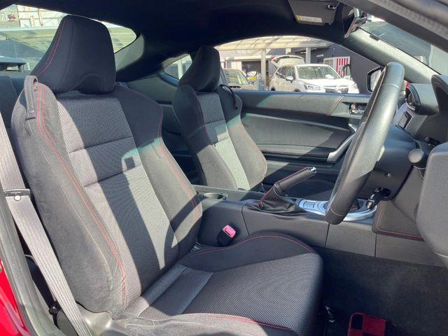 �y��p�X�|�[�c�V�[�g�z�z�[���h���ɗD��A�J�[�u���̑̂������}�����Ă���܂��B�܂��A�̂Ƀt�B�b�g���邩�獘��w�������ɂ����A�����O�h���C�u�⍂�����s�ł����K�ɂ��߂������������܂���
