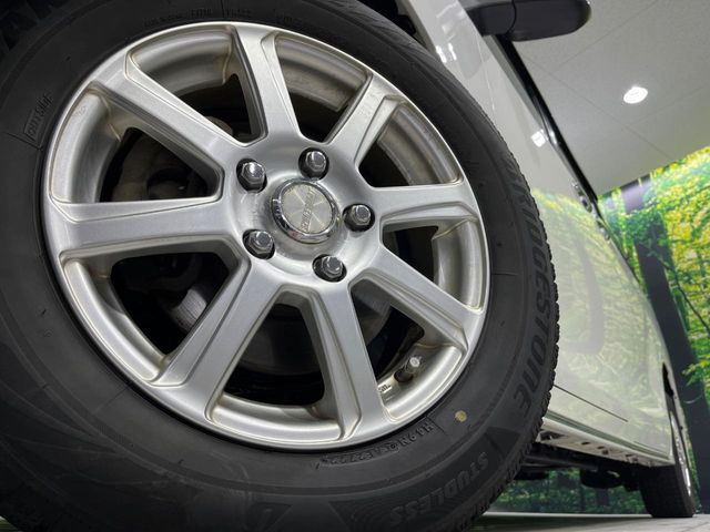 �y15�C���`�A���~�z�C�[���z�O�ςɃ}�b�`�����A���~�z�C�[���𑕒����Ă���܂��B�e��A���~�z�C�[����A�X�^�b�h���X�^�C�����戵�����Ă���܂��B���񂲑��k����������