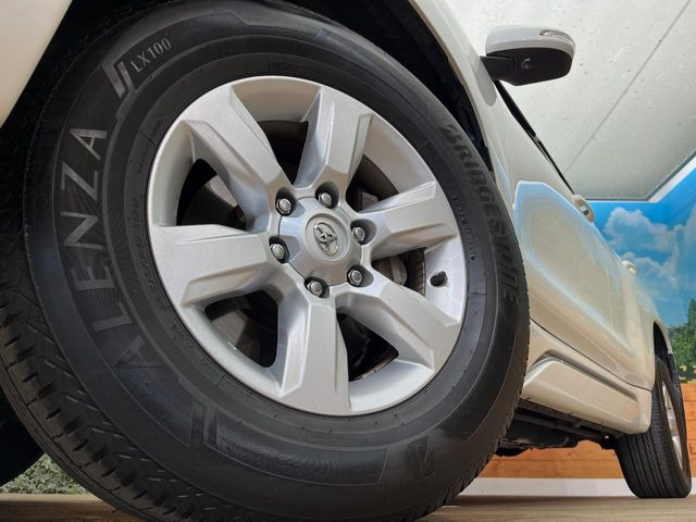�y����17�C���`�A���~�z�C�[���z�O�ςɃ}�b�`���������A���~�z�C�[���𑕒����Ă���܂��B�e��ЊO�A���~�z�C�[����A�X�^�b�h���X�^�C�����戵�����Ă���܂��B���񂲑��k����������