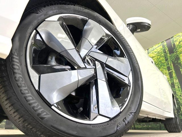 �y����17�C���`�A���~�z�C�[���z�O�ςɃ}�b�`���������A���~�z�C�[���𑕒����Ă���܂��B�e��ЊO�A���~�z�C�[����A�X�^�b�h���X�^�C�����戵�����Ă���܂��B���񂲑��k����������