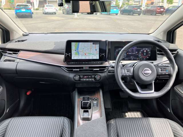 ノートオーラ1.2 G FOUR レザーエディション 4WD