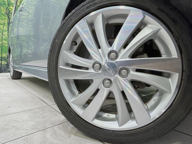 �y����16�C���`�A���~�z�C�[���z�O�ςɃ}�b�`���������A���~�z�C�[���𑕒����Ă���܂��B�e��ЊO�A���~�z�C�[����A�X�^�b�h���X�^�C�����戵�����Ă���܂��B���񂲑��k����������