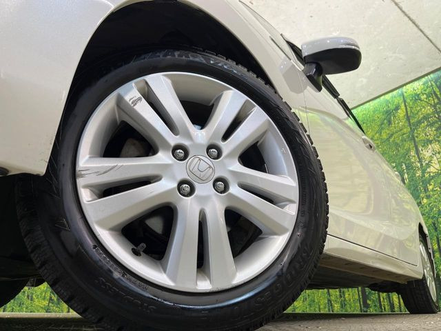 �y����16�C���`�A���~�z�C�[���z�O�ςɃ}�b�`���������A���~�z�C�[���𑕒����Ă���܂��B�e��ЊO�A���~�z�C�[����A�X�^�b�h���X�^�C�����戵�����Ă���܂��B���񂲑��k����������