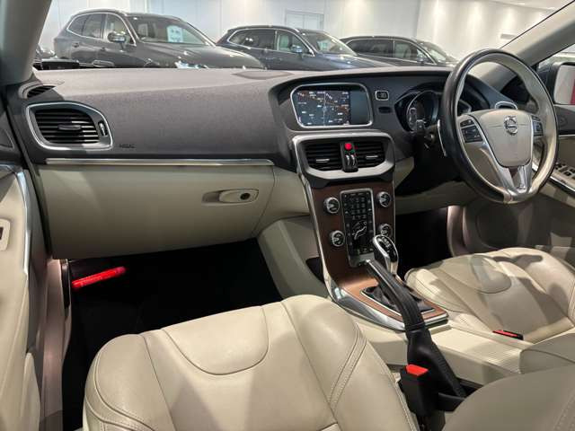 V40T3 インスクリプション