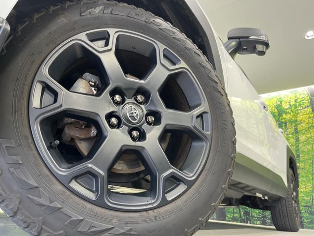 �y����18�C���`�A���~�z�C�[���z�O�ςɃ}�b�`���������A���~�z�C�[���𑕒����Ă���܂��B�e��ЊO�A���~�z�C�[����A�X�^�b�h���X�^�C�����戵�����Ă���܂��B���񂲑��k����������