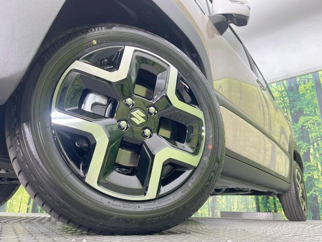 �y�����A���~�z�C�[���z�O�ςɃ}�b�`���������A���~�z�C�[���𑕒����Ă���܂��B�e��ЊO�A���~�z�C�[����A�X�^�b�h���X�^�C�����戵�����Ă���܂��B���񂲑��k����������