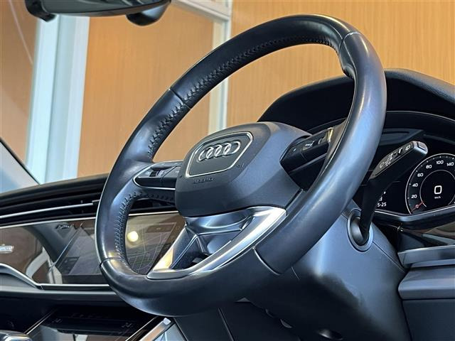 Q855 TFSI クワトロ デビューパッケージ ラグジュアリー 4WD