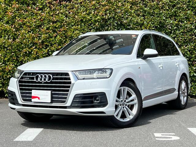 Q755 TFSI クワトロ 4WD