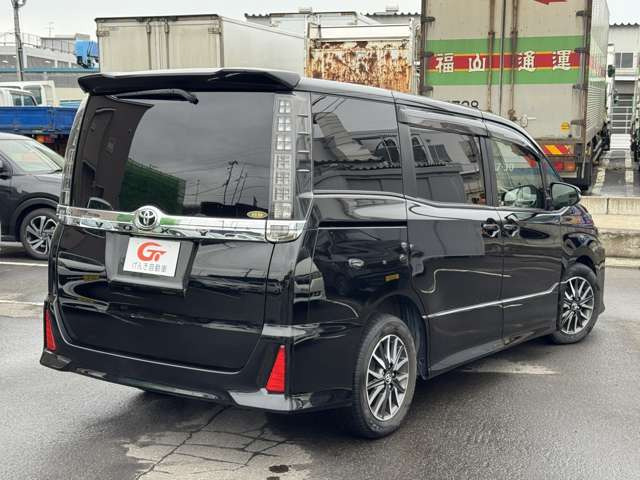 ヴォクシー2.0 ZS 4WD