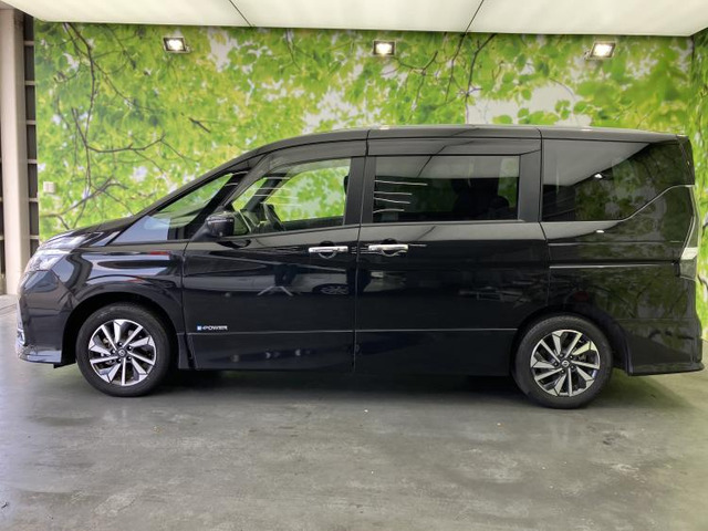 セレナ1.2 e-POWER ハイウェイスターV