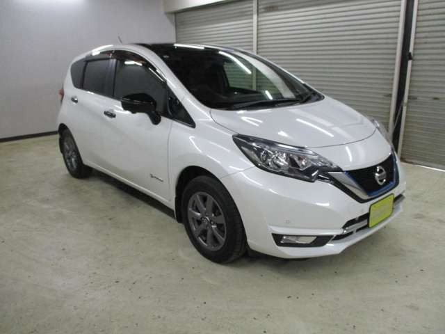 ノート1.2 e-POWER メダリスト FOUR ブラックアロー 4WD