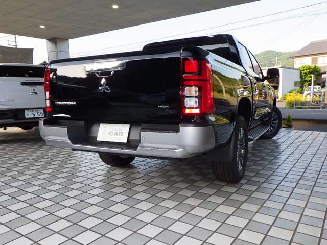 トライトン2.4 GLS ディーゼル 4WD