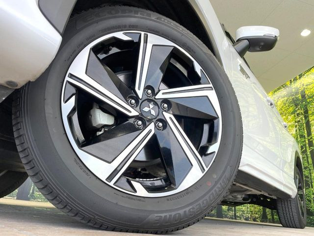 �y����18�C���`�A���~�z�C�[���z�O�ςɃ}�b�`���������A���~�z�C�[���𑕒����Ă���܂��B�e��ЊO�A���~�z�C�[����A�X�^�b�h���X�^�C�����戵�����Ă���܂��B���񂲑��k����������