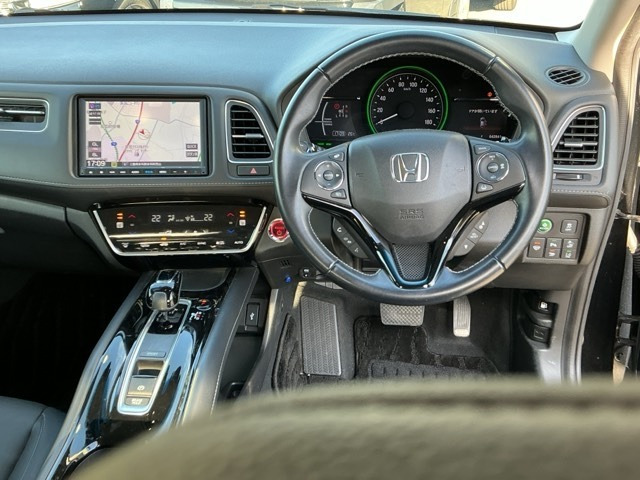 ヴェゼル1.5 ハイブリッド Z ホンダセンシング 4WD
