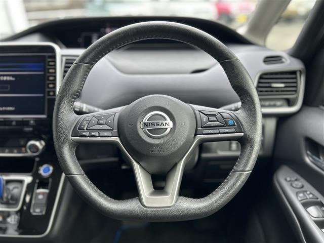 セレナ1.2 e-POWER ハイウェイスターV