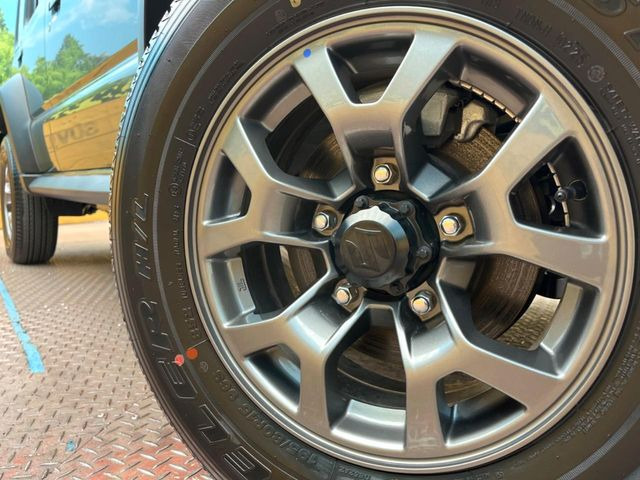 �y����15�C���`�A���~�z�C�[���z�O�ςɃ}�b�`���������A���~�z�C�[���𑕒����Ă���܂��B�e��ЊO�A���~�z�C�[����A�X�^�b�h���X�^�C�����戵�����Ă���܂��B���񂲑��k������
