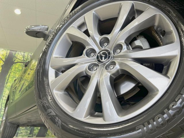 �y����18�C���`�A���~�z�C�[���z�O�ςɃ}�b�`���������A���~�z�C�[���𑕒����Ă���܂��B�e��ЊO�A���~�z�C�[����A�X�^�b�h���X�^�C�����戵�����Ă���܂��B���񂲑��k����������
