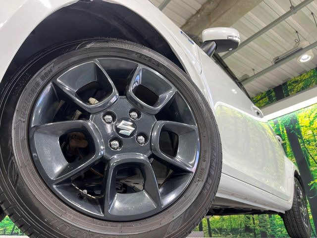 �y����16�C���`�A���~�z�C�[���z�O�ςɃ}�b�`���������A���~�z�C�[���𑕒����Ă���܂��B�e��ЊO�A���~�z�C�[����A�X�^�b�h���X�^�C�����戵�����Ă���܂��B���񂲑��k����������