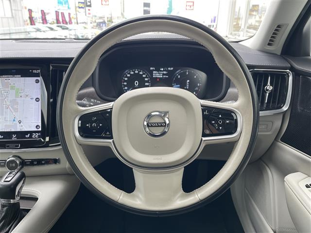 V90クロスカントリーD4 AWD サマム ディーゼル 4WD