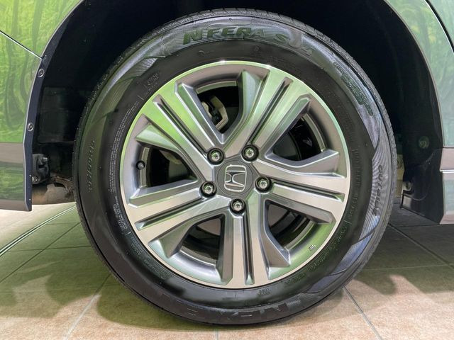 �y����16�C���`�A���~�z�C�[���z�O�ςɃ}�b�`���������A���~�z�C�[���𑕒����Ă���܂��B�e��ЊO�A���~�z�C�[����A�X�^�b�h���X�^�C�����戵�����Ă���܂��B���񂲑��k����������
