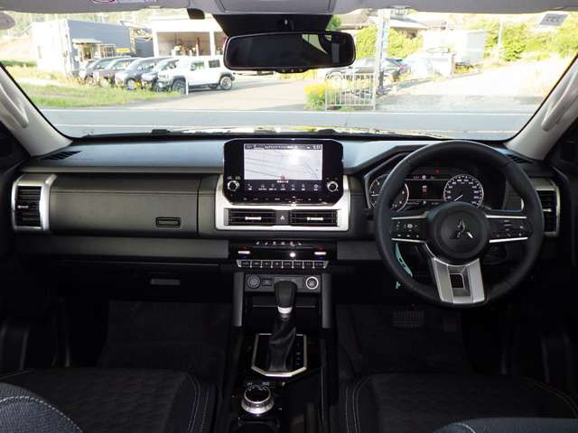 トライトン2.4 GLS ディーゼル 4WD