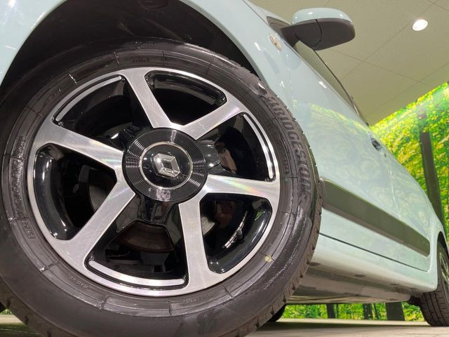 �y����15�C���`�A���~�z�C�[���z�O�ςɃ}�b�`���������A���~�z�C�[���𑕒����Ă���܂��B�e��ЊO�A���~�z�C�[����A�X�^�b�h���X�^�C�����戵�����Ă���܂��B���񂲑��k����������