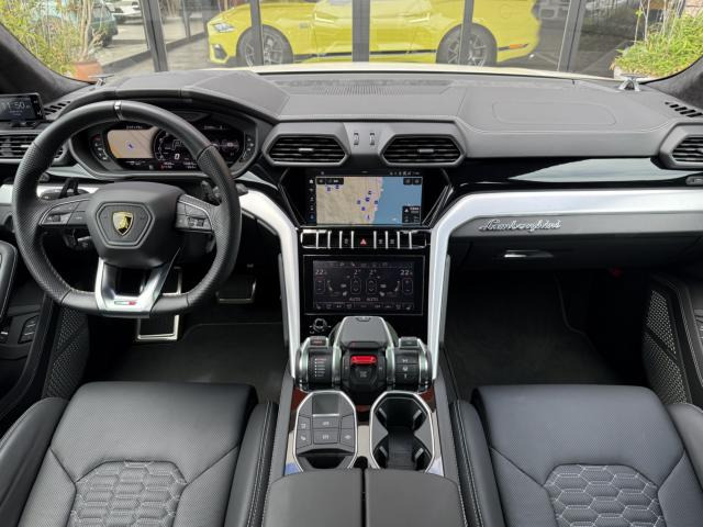 ウルス4.0 4WD