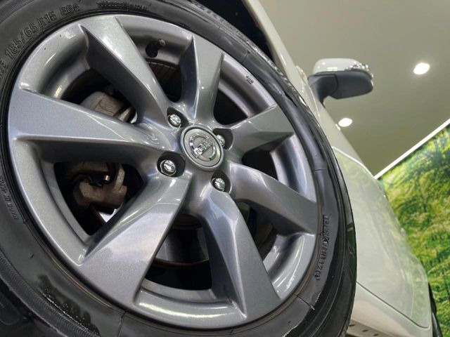 �y����15�C���`�A���~�z�C�[���z�O�ςɃ}�b�`���������A���~�z�C�[���𑕒����Ă���܂��B�e��ЊO�A���~�z�C�[����A�X�^�b�h���X�^�C�����戵�����Ă���܂��B���񂲑��k����������