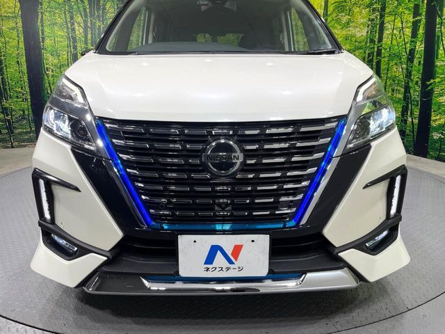 セレナ1.2 e-POWER ハイウェイスターV