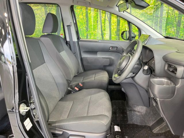 �y�p�m���~�b�N�r���[���j�^�[�z��p�̃J�����ɂ��A�ォ�猩���낵���悤�Ȏ��_��360�x�N���}�̎��͂��m�F���邱�Ƃ��ł��܂������p�������m�F���₷���A�����ꏊ�ł̐؂�Ԃ��⒓�Ԃ��X���[�Y�ɍs���܂��B