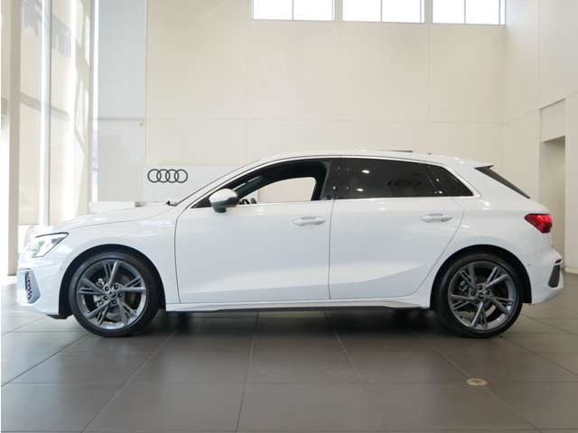 A3スポーツバック30 TFSI Sライン