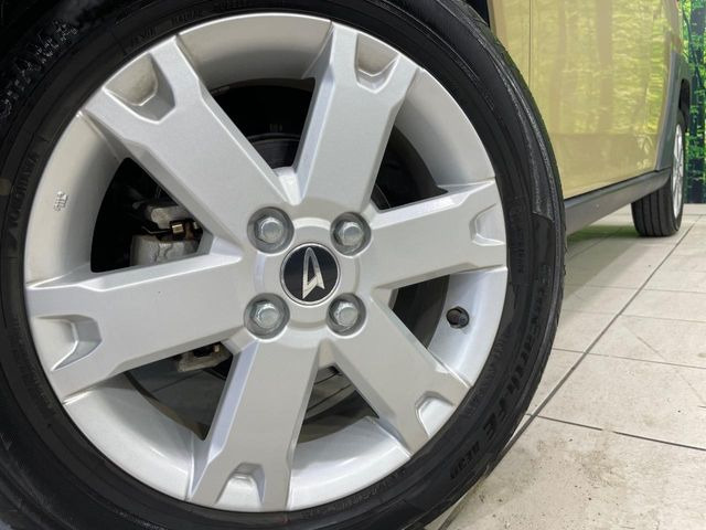 �y����15�C���`�A���~�z�C�[���z�O�ςɃ}�b�`���������A���~�z�C�[���𑕒����Ă���܂��B�e��ЊO�A���~�z�C�[����A�X�^�b�h���X�^�C�����戵�����Ă���܂��B���񂲑��k����������