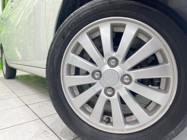 �y���������C���`�A���~�z�C�[���z�O�ςɃ}�b�`���������A���~�z�C�[���𑕒����Ă���܂��B�e��ЊO�A���~�z�C�[����A�X�^�b�h���X�^�C�����戵�����Ă���܂��B���񂲑��k����������