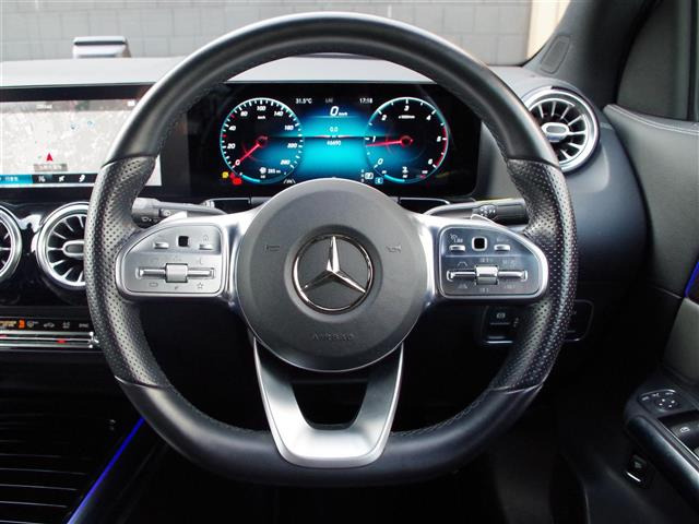 GLAクラスGLA200d 4マチック AMGライン 4WD