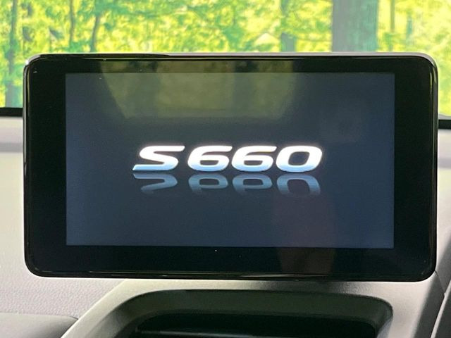 �y�Z���^�[�f�B�X�v���[�z�o�b�N�J�����EG���[�^�[�\���EBluetooth�Đ��̋@�\��������Ă܂��B